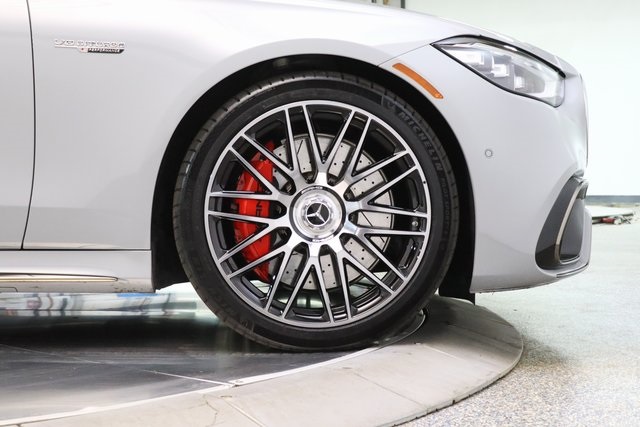 2024 Mercedes Benz S AMG 63 E PERFORMANCE photo 13