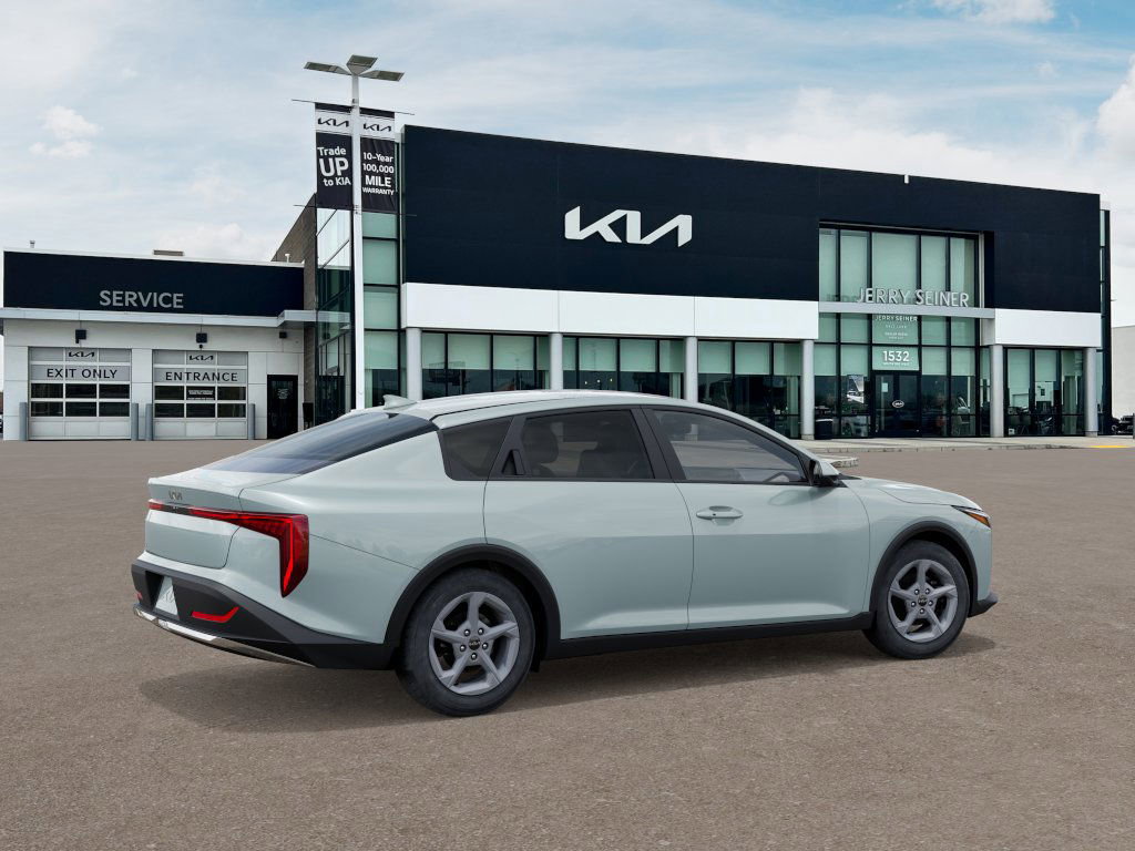 2025 Kia K4 LXS photo 4
