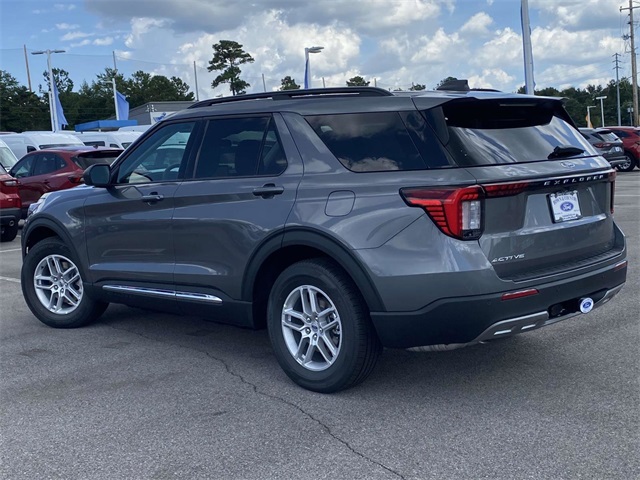 2025 Ford Explorer photo 3
