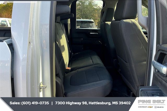 2021 Chevrolet Silverado 2500HD LT photo 2