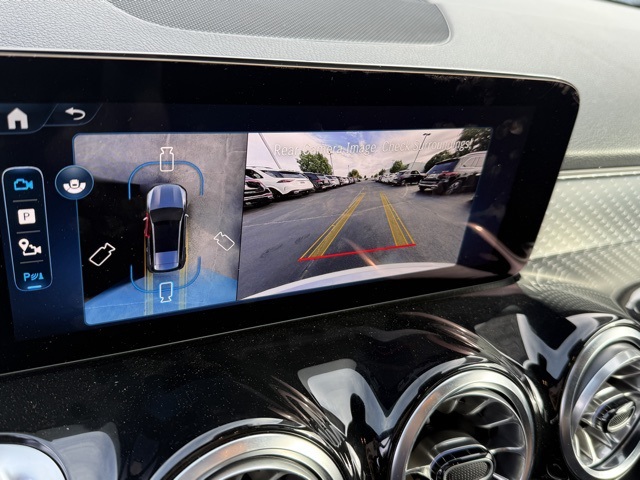 2025 Mercedes Benz GLB 250 4MATIC photo 8