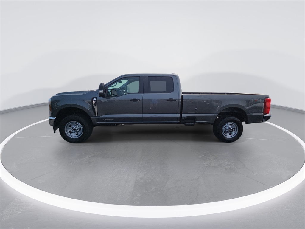 2026 Ford F-350 XL photo 4