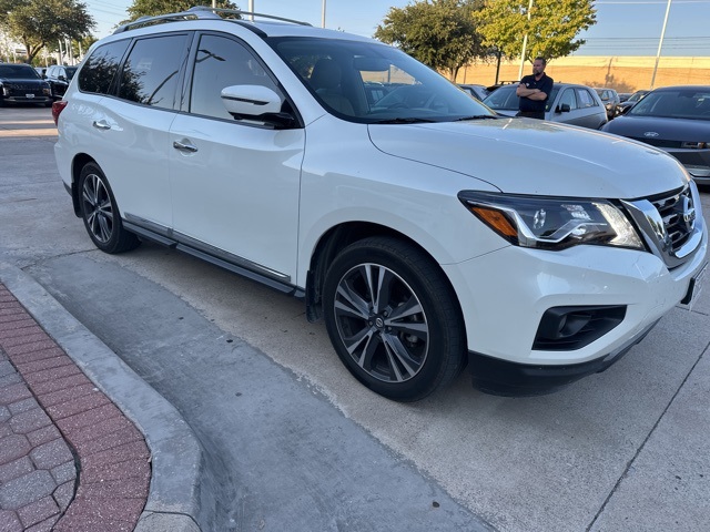 2020 Nissan Pathfinder Platinum photo 3