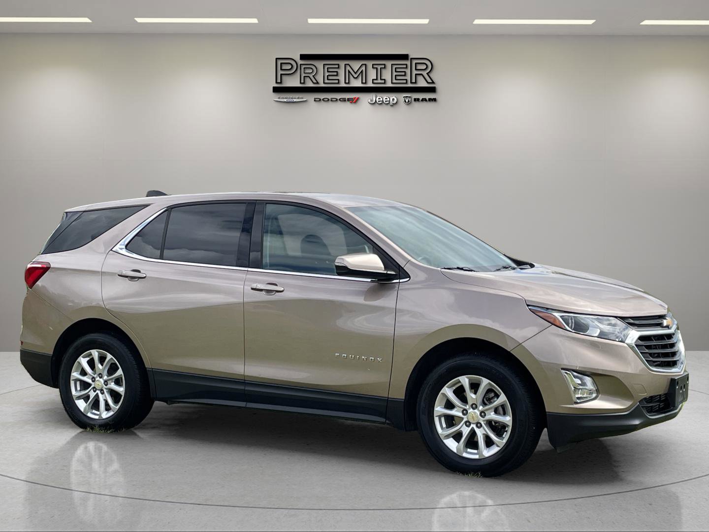 2018 Chevrolet Equinox LT photo 3