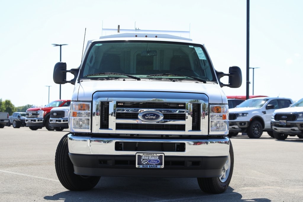 2025 Ford E-350 photo 3