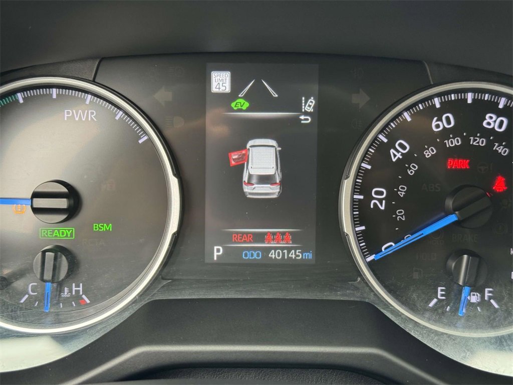 2022 Toyota RAV4 Hybrid XLE photo 11
