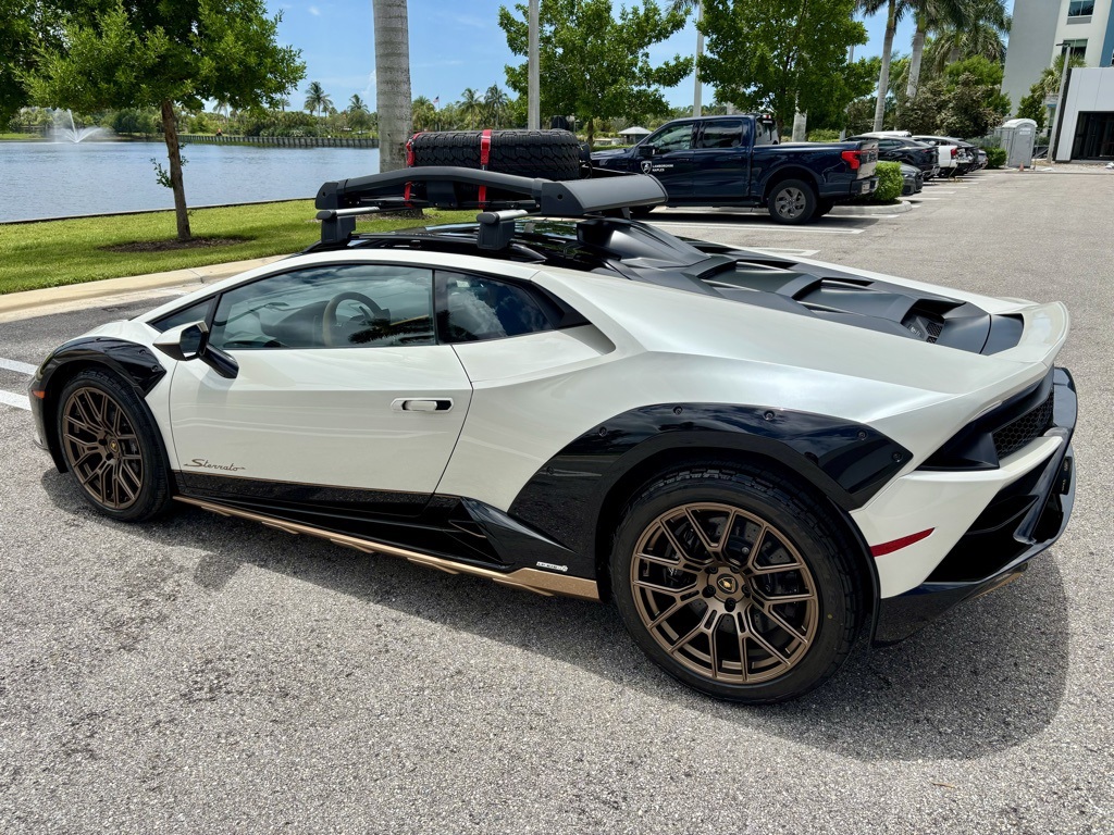 2024 Lamborghini Huracan Sterrato Base photo 9