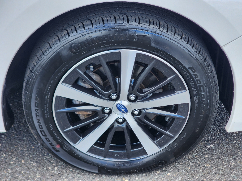 2023 Subaru Impreza Premium photo 4