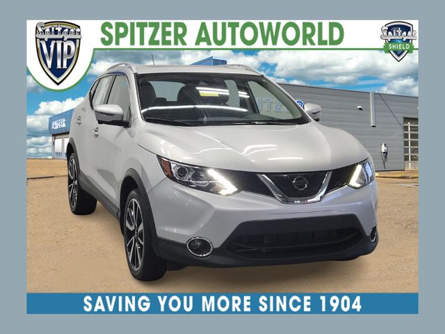 2017 Nissan Rogue Sport SL's photo