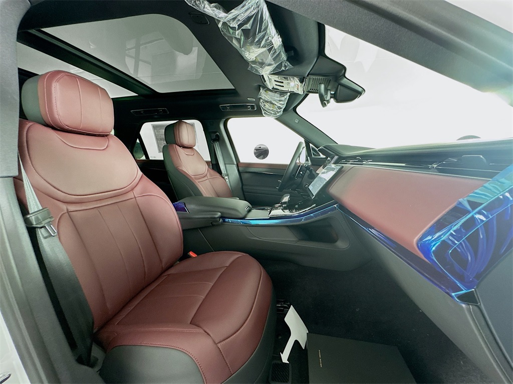 2025 Land Rover Range Rover Sport SE photo 26