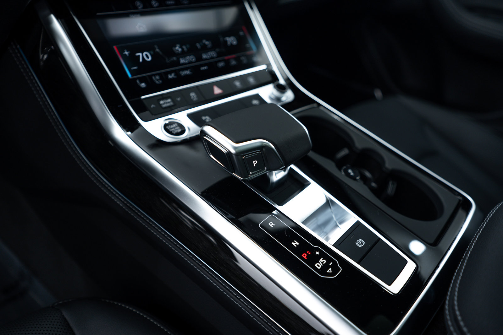 2025 Audi Q8 Premium Plus photo 10