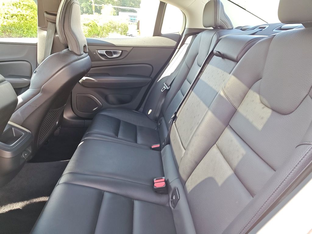 2024 Volvo S60 B5 Plus photo 27