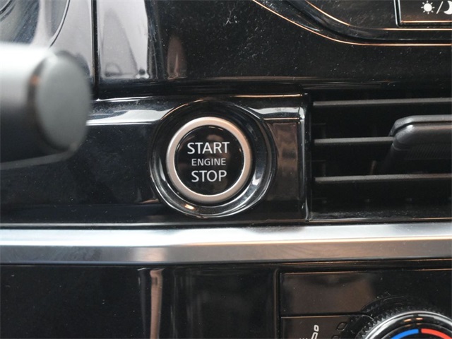 2023 Nissan Pathfinder SL photo 7