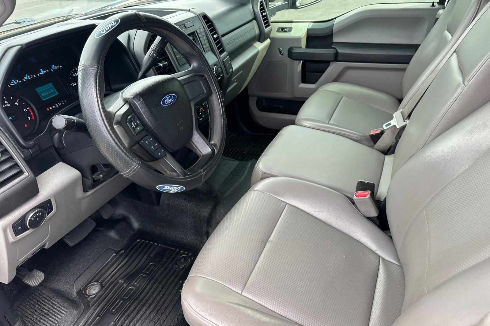 2017 Ford F-250 XL photo 2