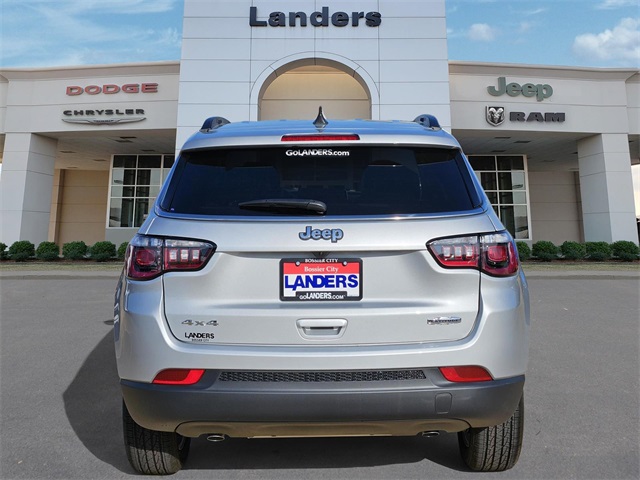 2025 Jeep Compass North Edition Latitude photo 4