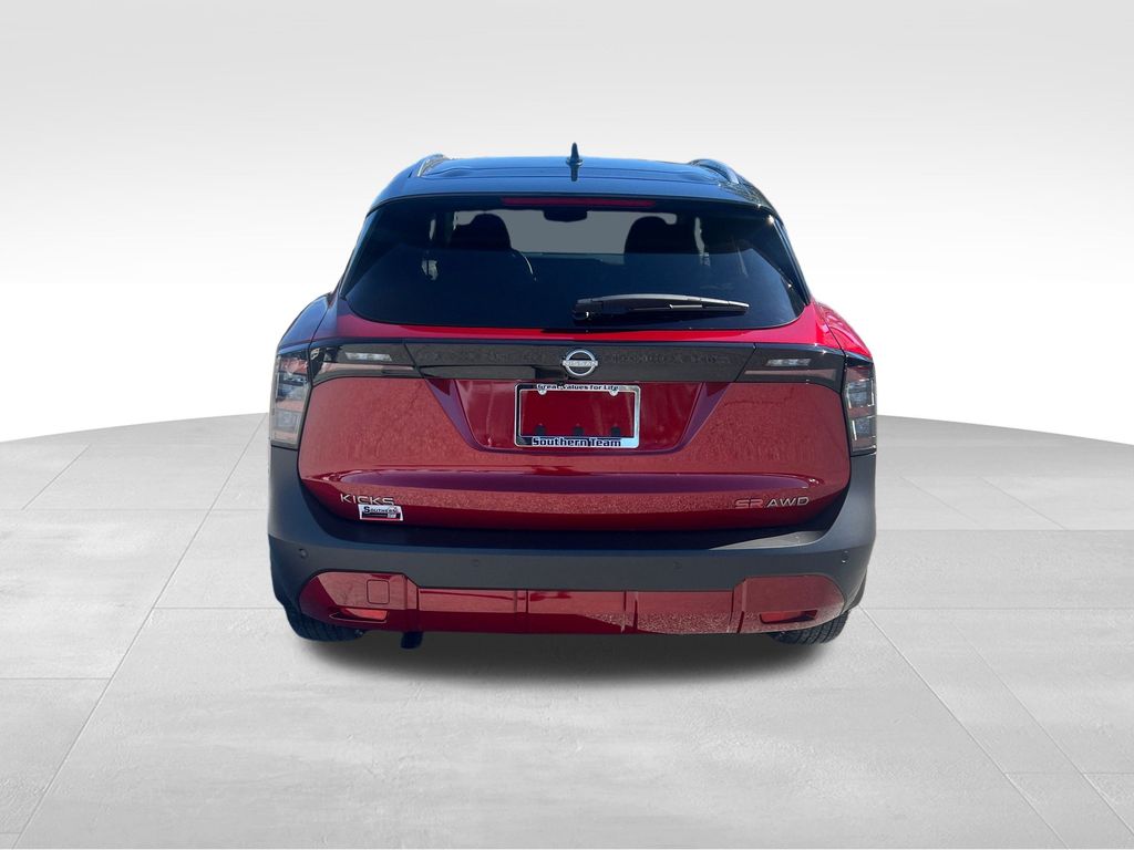 2025 Nissan Kicks SR photo 4