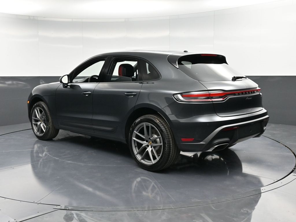 2025 Porsche Macan T photo 2