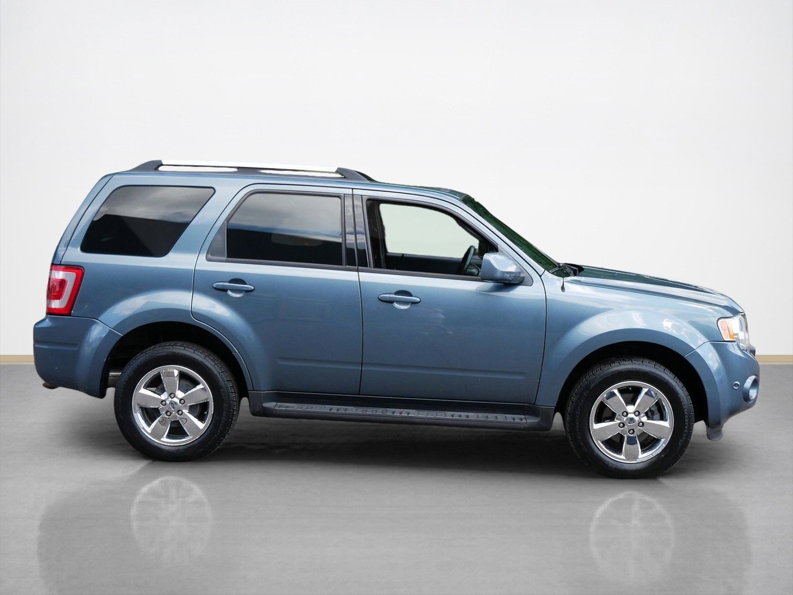 Used 2012 Ford Escape Limited with VIN 1FMCU9E72CKC78639 for sale in Maplewood, Minnesota