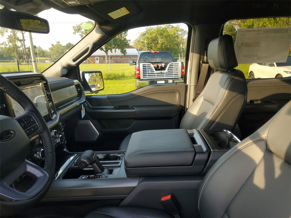 2025 Ford F-150 Lariat photo 8