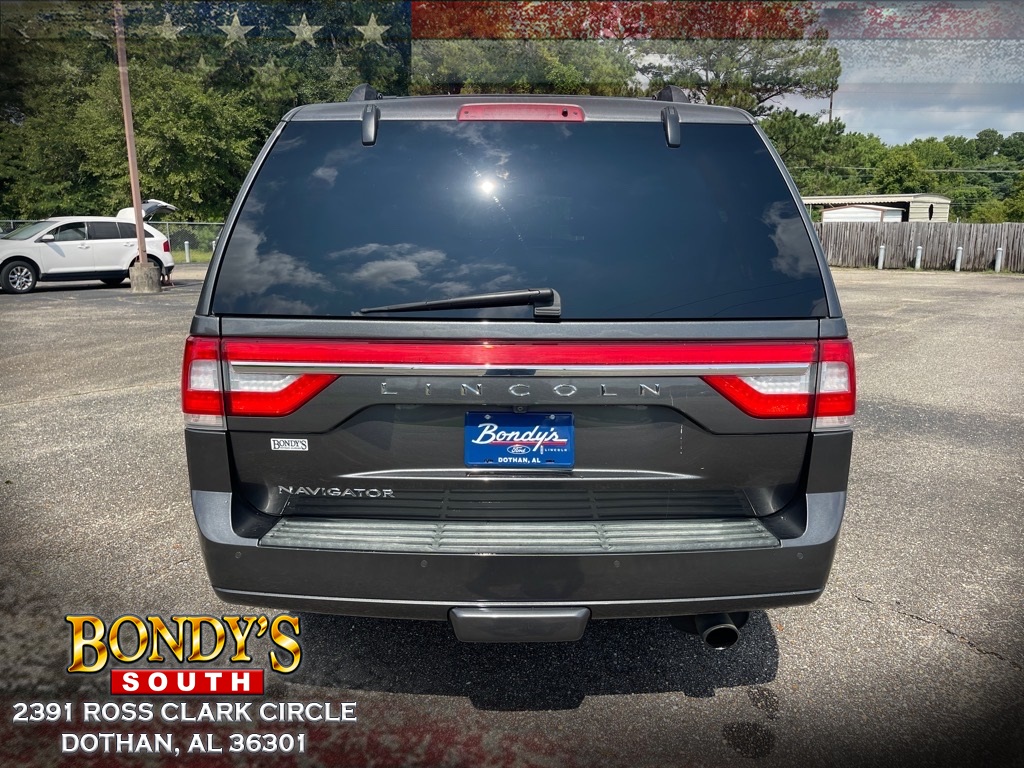 2017 Lincoln Navigator Select photo 9