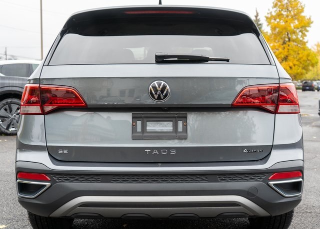 2022 Volkswagen Taos SE photo 3