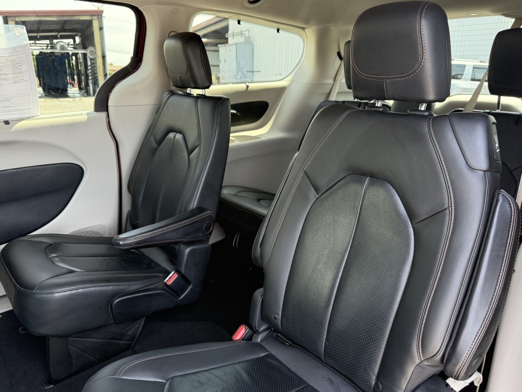 2020 Chrysler Pacifica Touring L photo 29