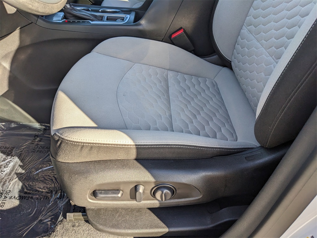 2021 Chevrolet Equinox LT photo 18