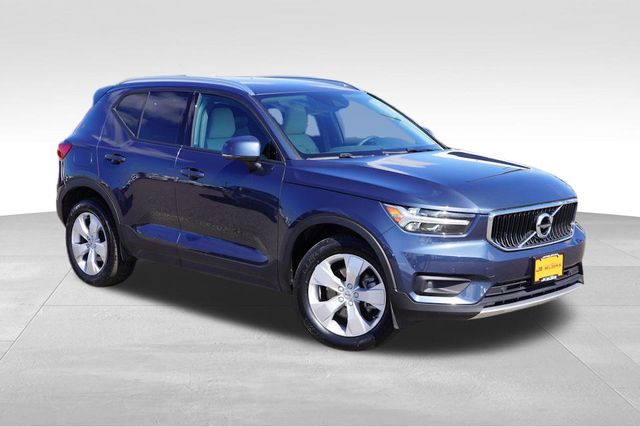 2022 Volvo XC40