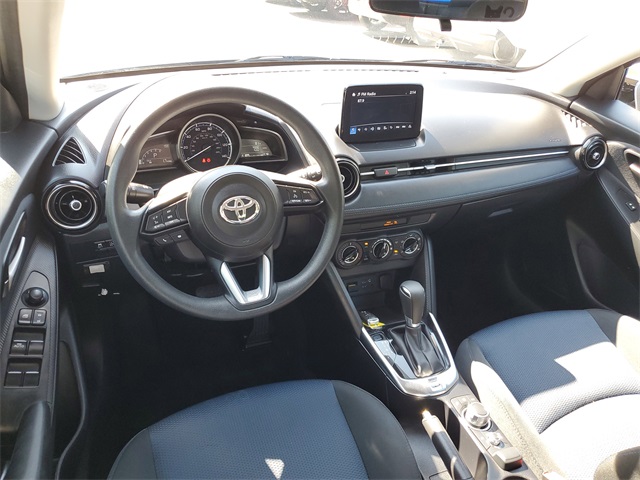 2020 Toyota Yaris LE photo 23