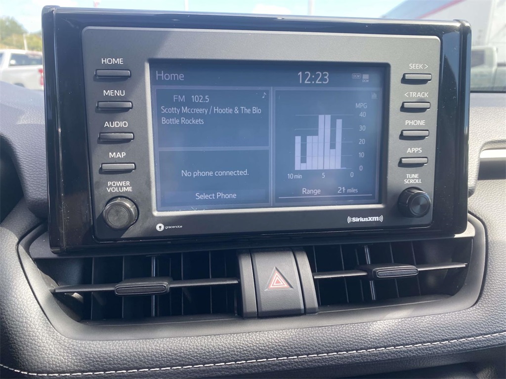 2022 Toyota RAV4 XLE photo 17