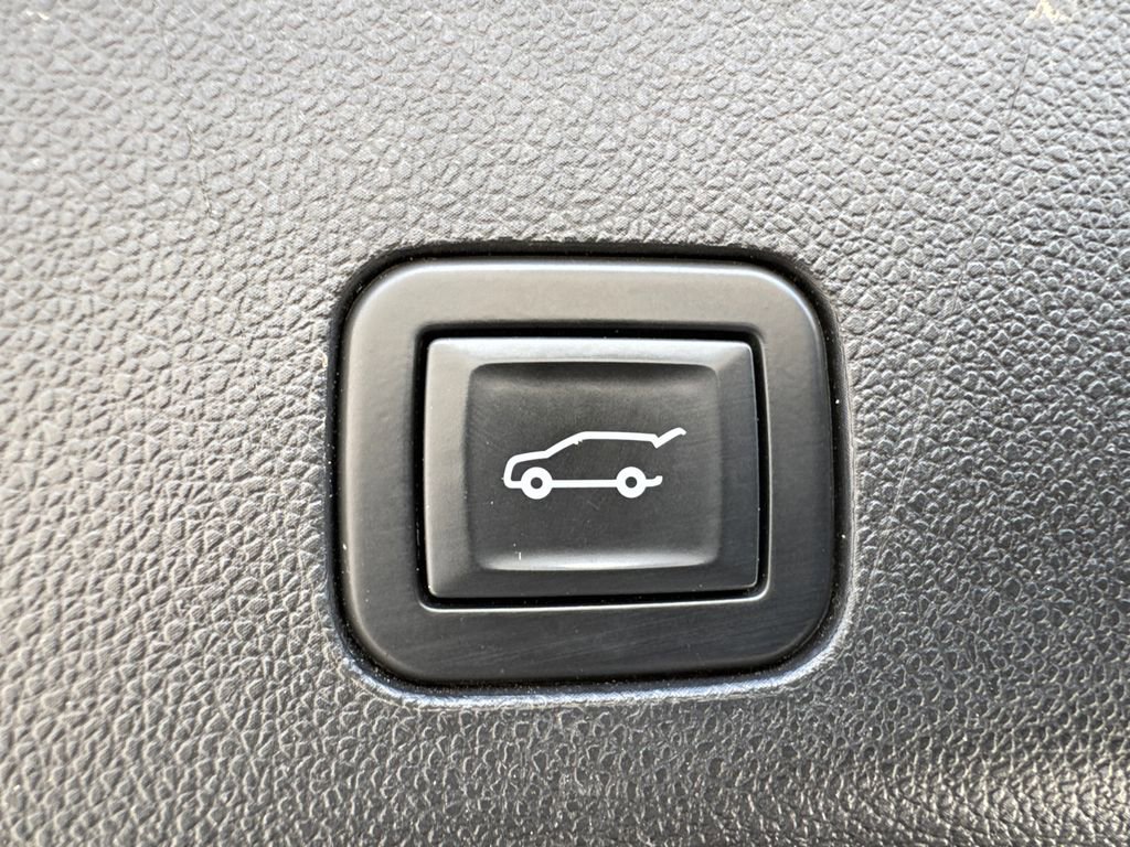 2021 Chevrolet Suburban Premier photo 19