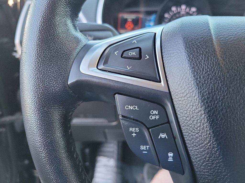 2021 Ford Edge SEL photo 4