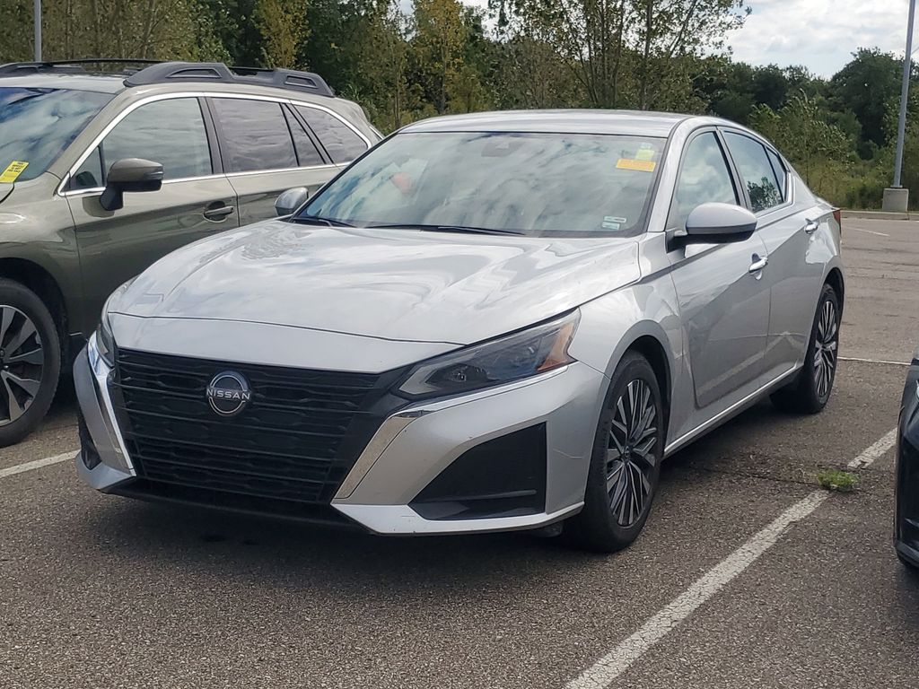 2023 Nissan Altima 2.5 SV photo 2