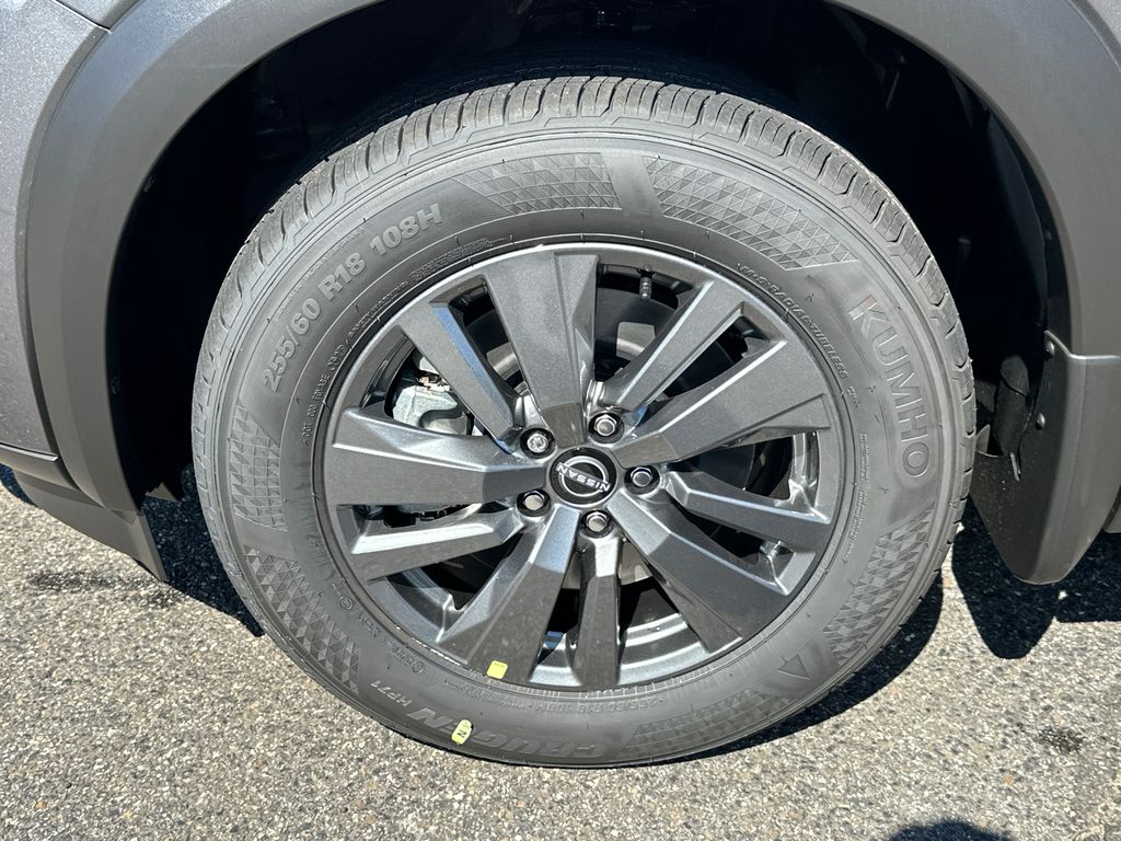 2025 Nissan Pathfinder SV photo 8