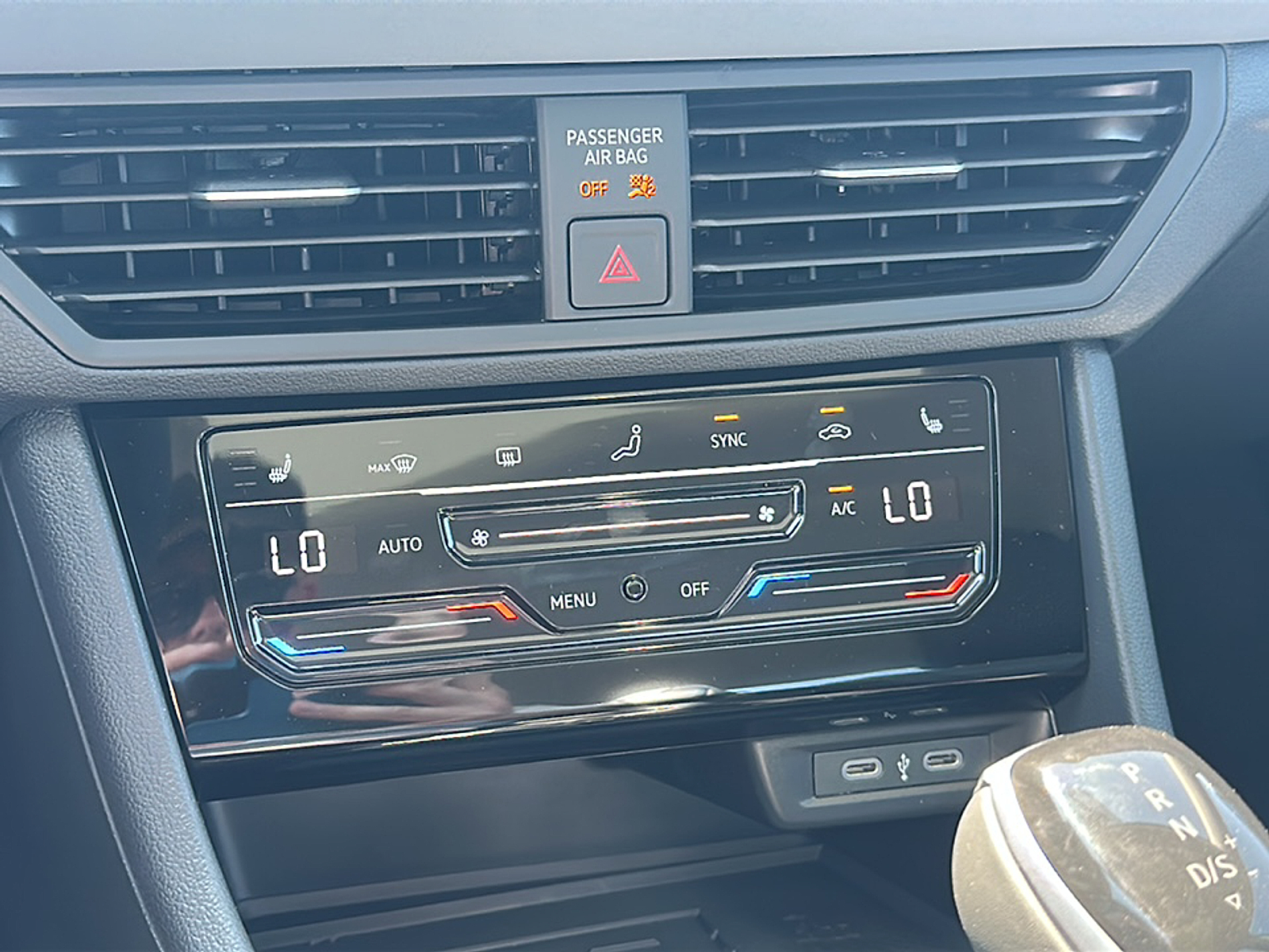 2025 Volkswagen Jetta 1.5T SE photo 14