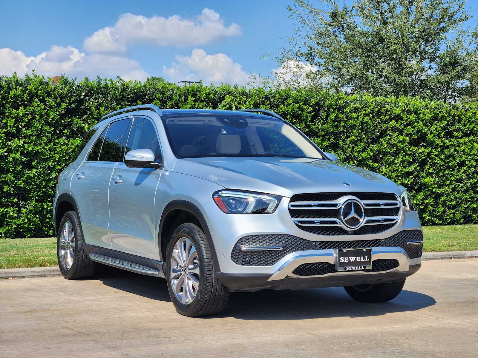 2022 Mercedes Benz GLE 450 4MATIC photo 2