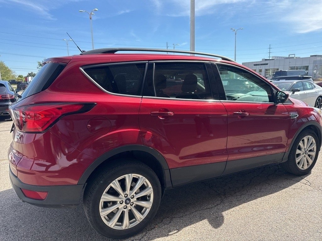 2019 Ford Escape SEL photo 4