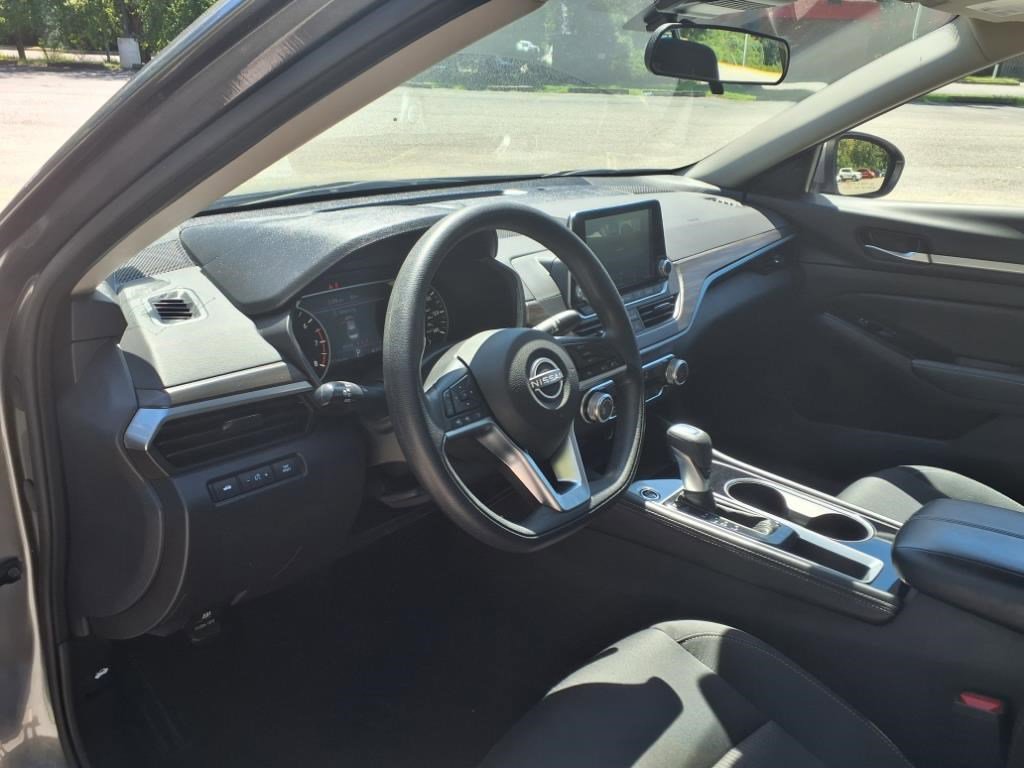 2023 Nissan Altima 2.5 SV photo 5