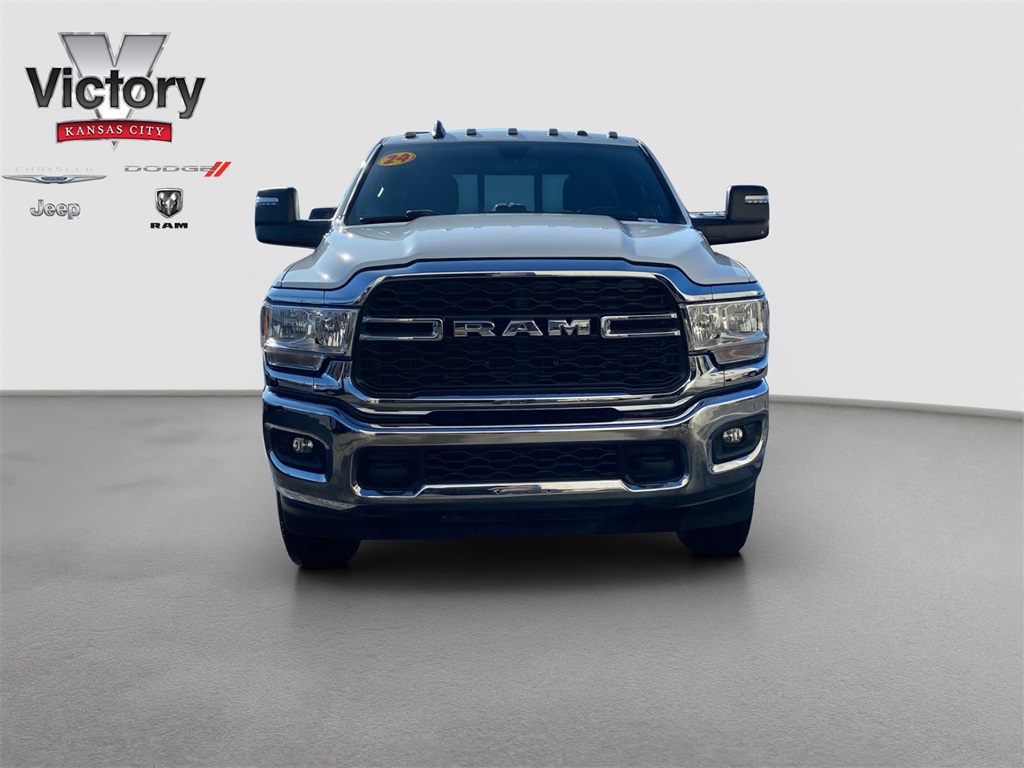 Used 2024 RAM Ram 2500 Pickup Tradesman with VIN 3C6UR5HJ4RG178592 for sale in Kansas City