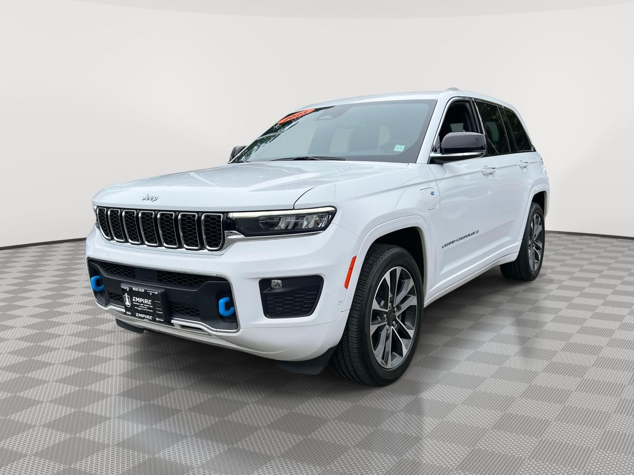 2023 Jeep Cherokee 4xe Overland photo 2