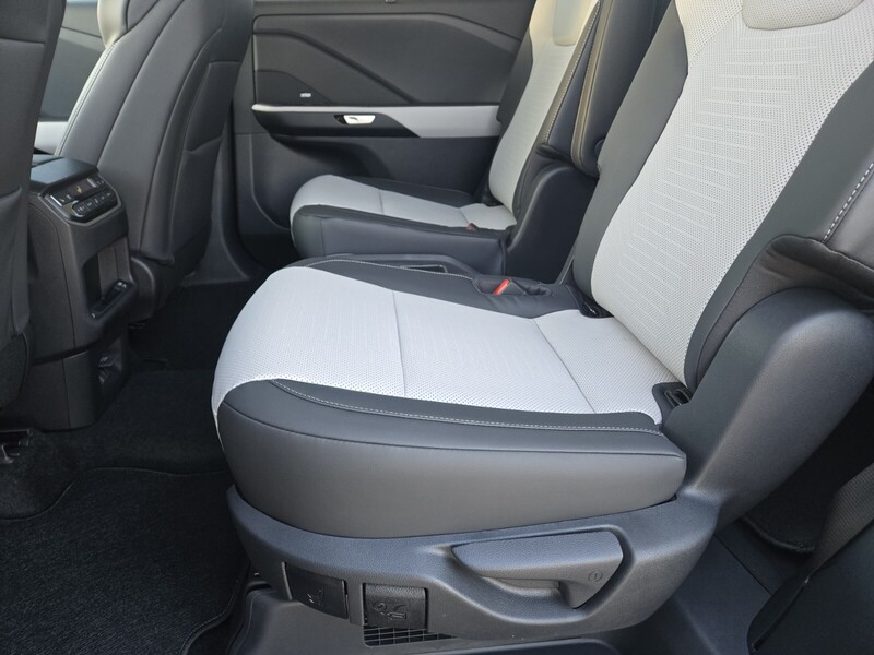 2025 Lexus TX 500h F SPORT Performance Premium photo 7