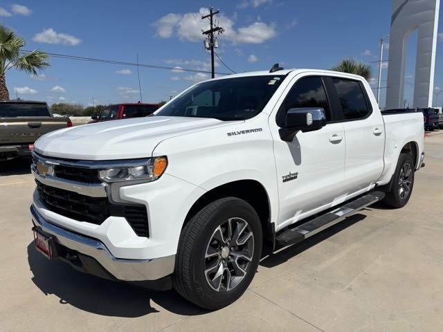 2022 Chevrolet Silverado 1500 LT photo 3