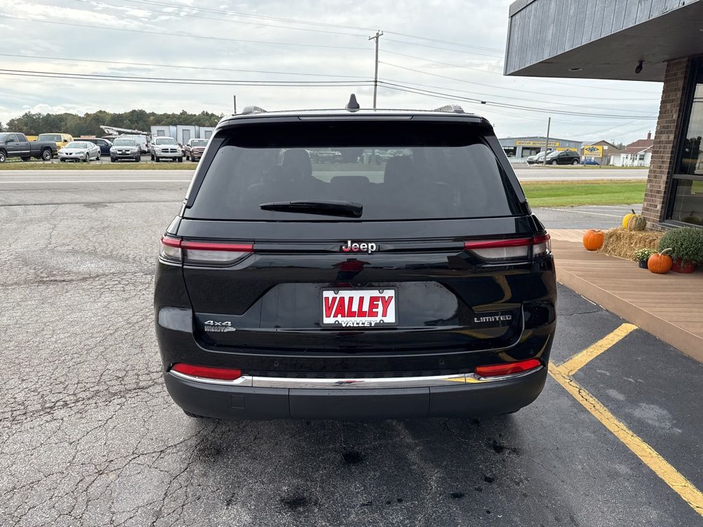 2023 Jeep Grand Cherokee Limited photo 4