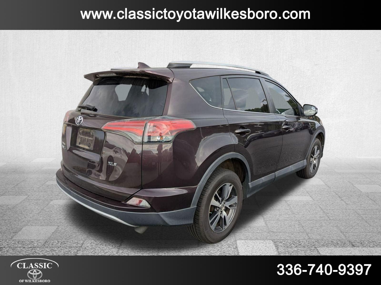 2016 Toyota RAV4 XLE photo 5