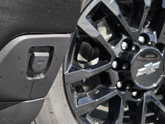 2025 Chevrolet Silverado 2500HD Custom photo 51