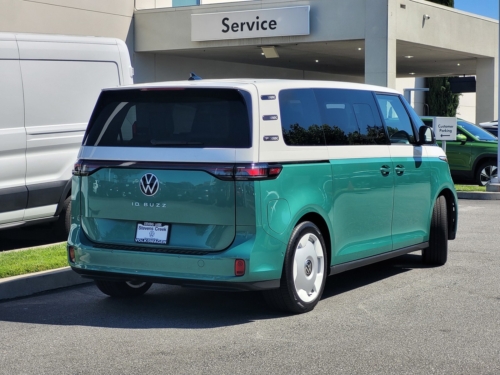 2025 Volkswagen ID. Buzz photo 3