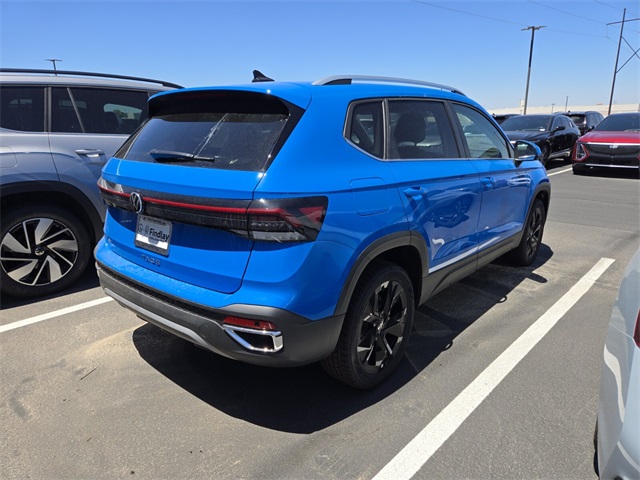 2025 Volkswagen Taos SE photo 4