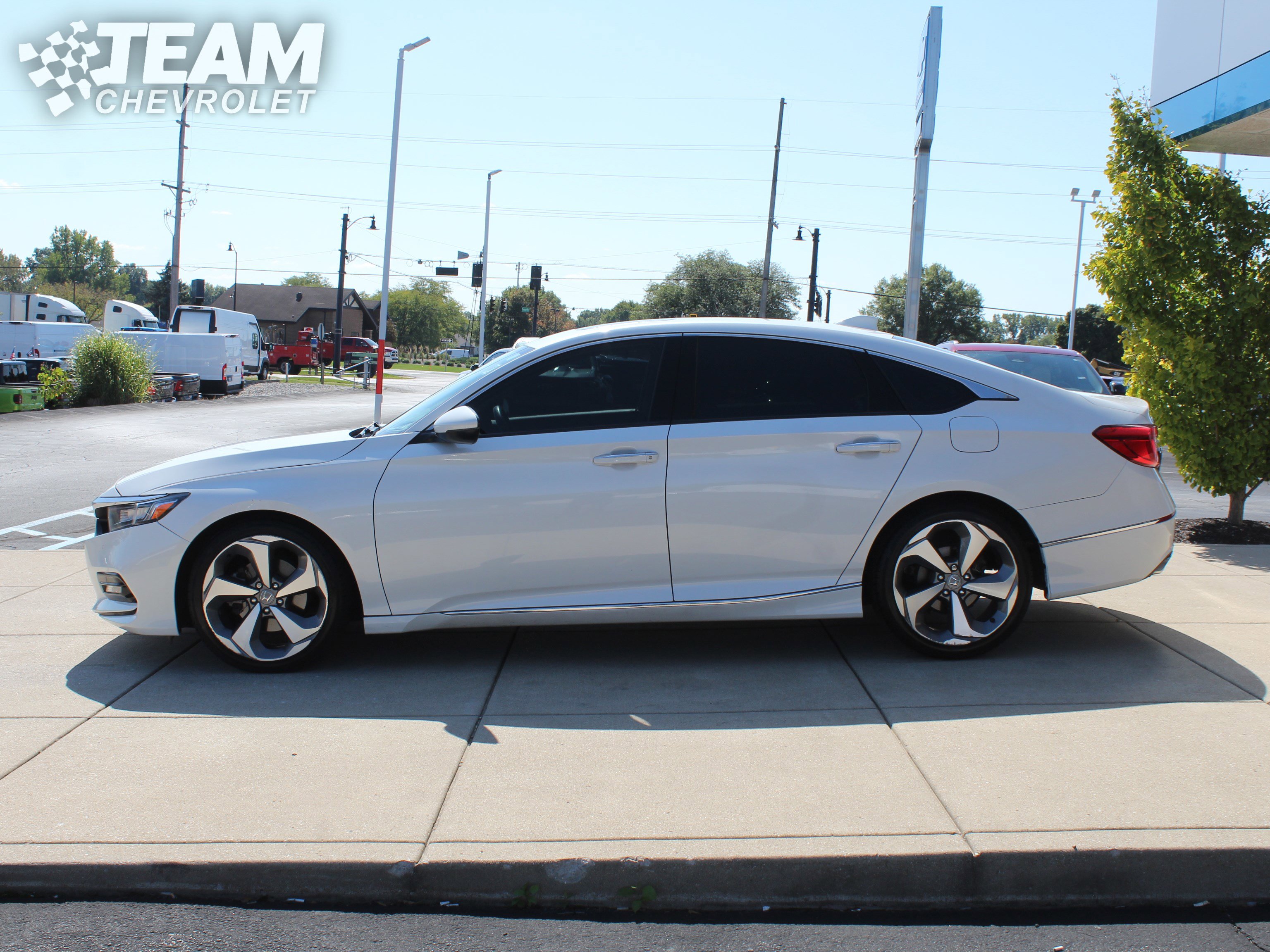 2018 Honda Accord Touring 1.5T photo 5