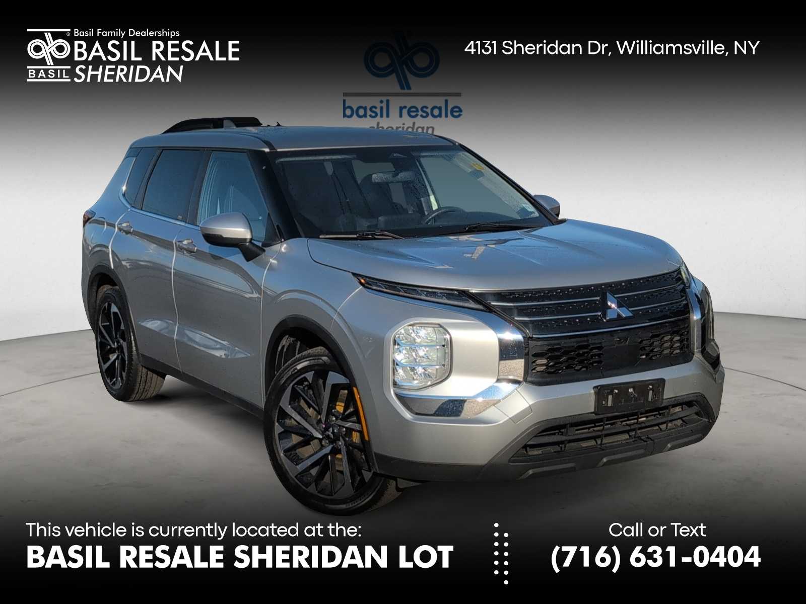 2022 Mitsubishi Outlander ES's photo