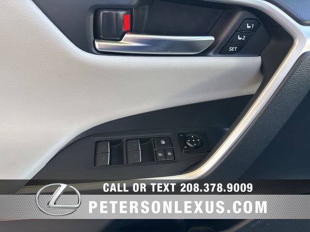 2023 Toyota RAV4 Hybrid Limited photo 18